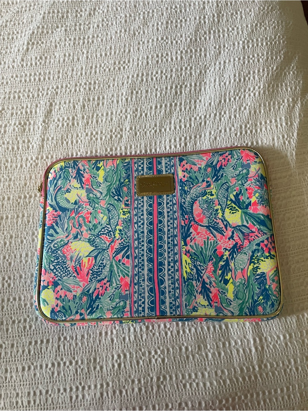 Lilly Pulitzer Vibrant Pink Blue Green Tropical Print Tablet Sleeve 14”